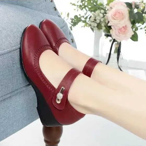 Classic low wedge heel casual shoes