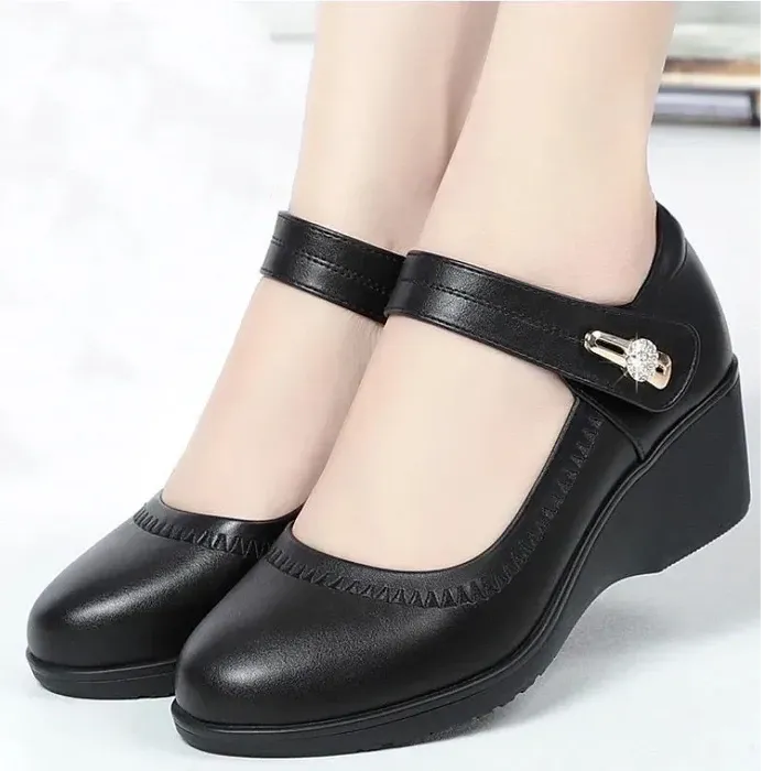 Classic low wedge heel casual shoes