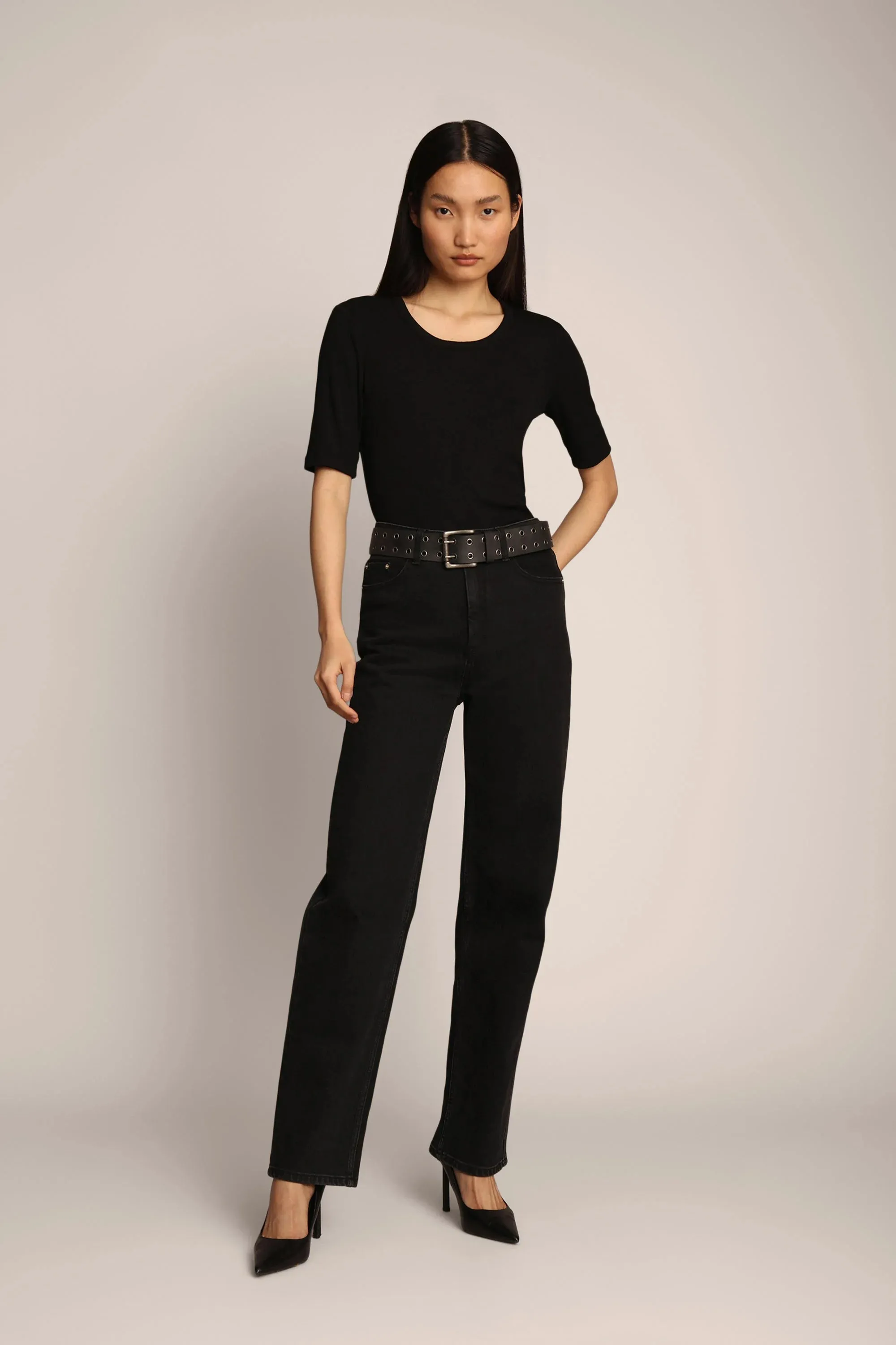 Mutula - Black