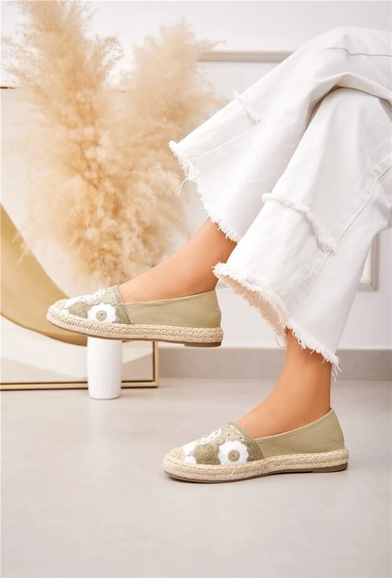 WOMEN'S EMBROIDED ESPADRILLE CLOSED TOE DESIGNER MULES IN GREEN